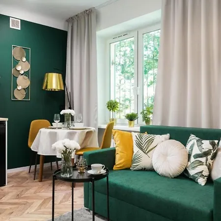 Walnut Delight A Stare Miasto Apartment *