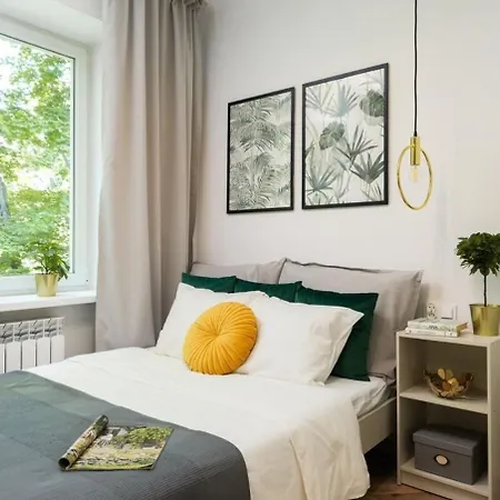Apartment Walnut Delight A Stare Miasto Warsaw